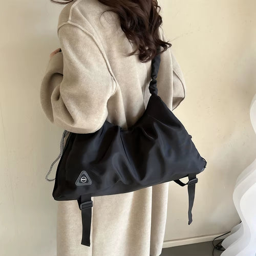 Bolsa de Academia Feminina